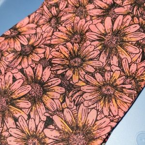 LuLaRoe one size leggings.